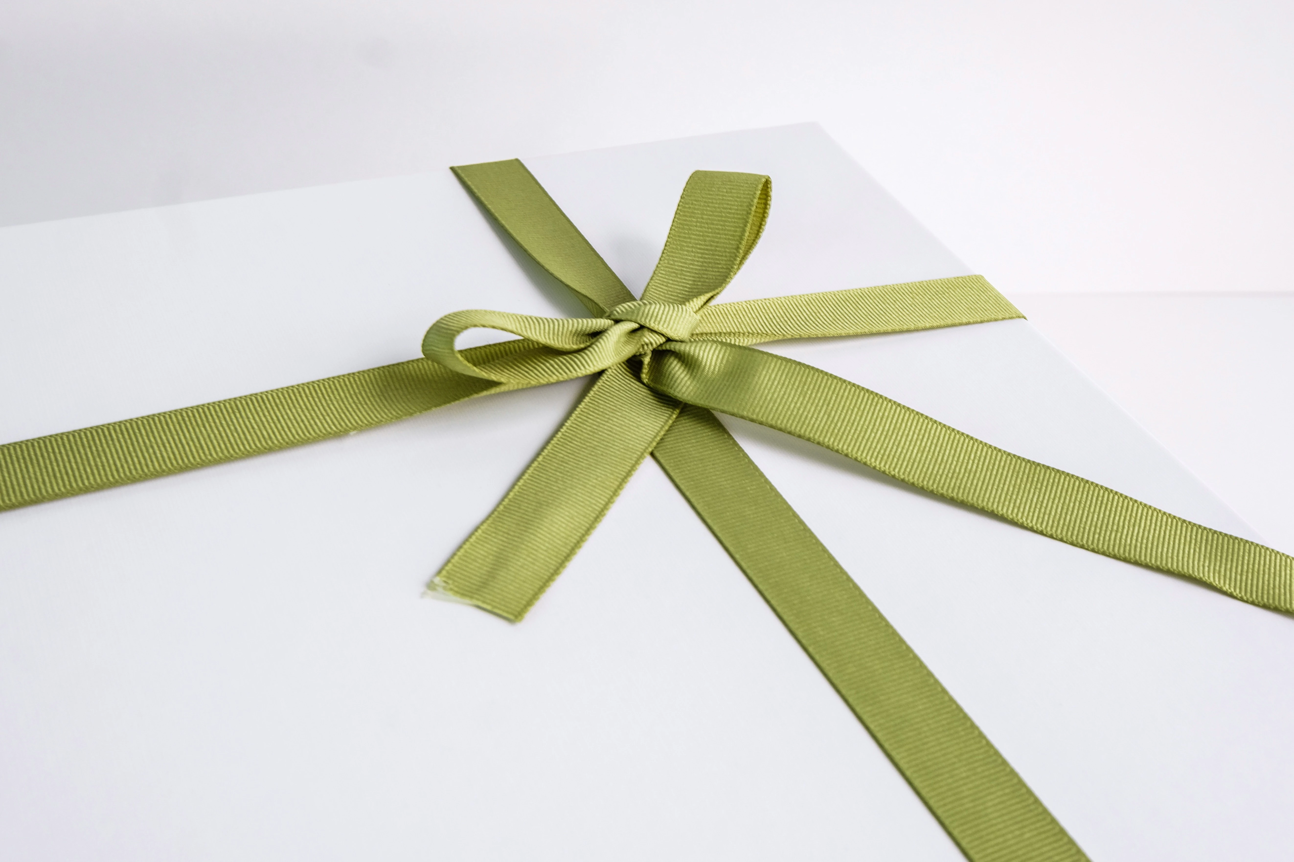 Gift wrapping ribbon